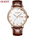 Relógio de quartzo com pulseira de couro esportivo de marca OLEVS para meninos masculinos de luxo casual à prova d&#39;água recurso data e semana.